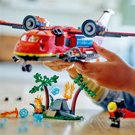 Конструктор LEGO City Пожежний рятувальний літак 478 деталей (60413) - фото 3