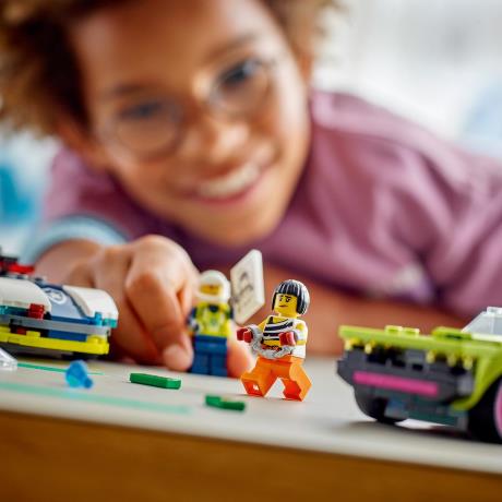 Конструктор LEGO City Преследование маслкара на полицейском автомобиле 213 деталей (60415) - фото 4