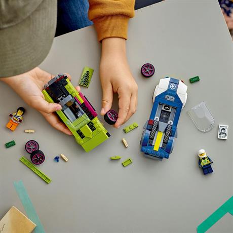 Конструктор LEGO City Преследование маслкара на полицейском автомобиле 213 деталей (60415) - фото 6