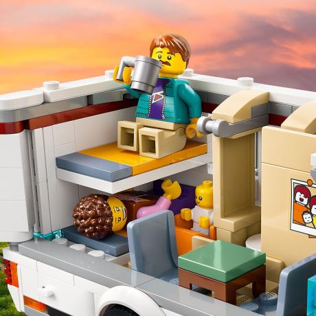 Конструктор LEGO City Приключенческий дом на колесах для отпуска 385 деталей (60454) - фото 6
