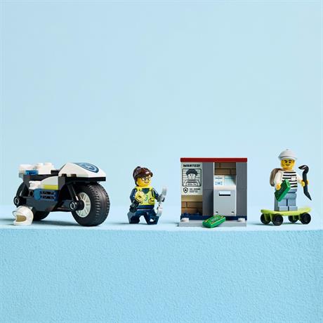 Конструктор LEGO City Переслідування на поліцейському мотоциклі 65 деталей (60455) - фото 6