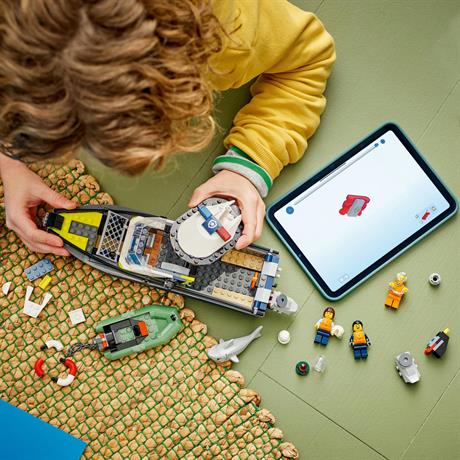 Конструктор LEGO City Переслідування на поліцейському катері 264 деталі (60456) - фото 8