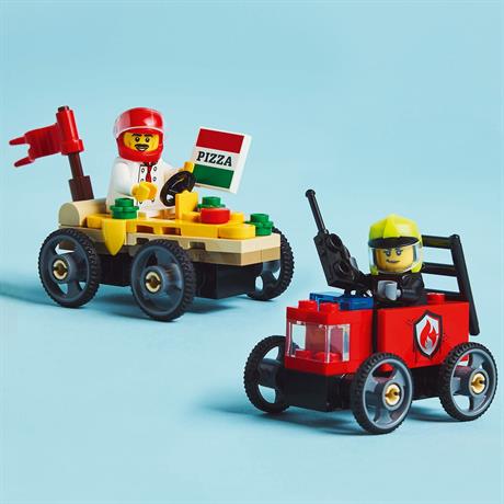 Конструктор LEGO City Піца-авто проти пожежної машини набір для перегонів 70 деталей (60458) - фото 7