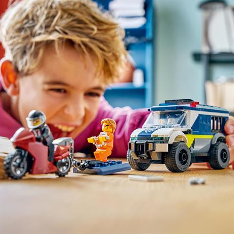 Конструктор LEGO City Полицейский фургон для перевозки узников 198 Деталей (60479) - фото 1