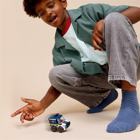 Конструктор LEGO City Автомобили — Полицейский грузовик 71 Деталь (60481) - фото 2