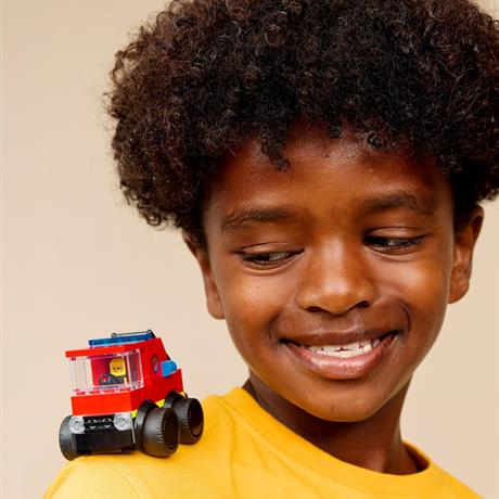 Конструктор LEGO City Автомобили — Пожарная машина 67 Деталей (60482) - фото 2