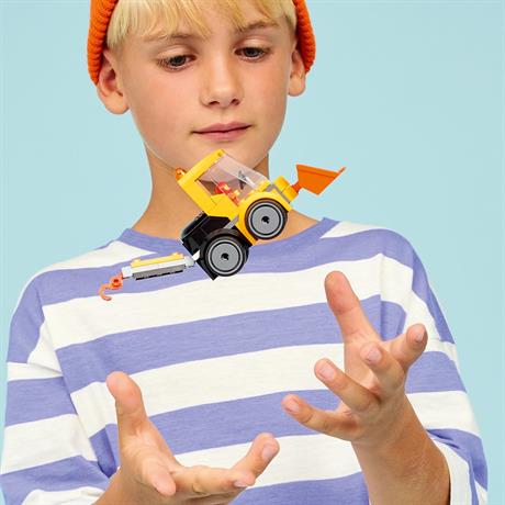 Конструктор LEGO City Автівки — Будівельний навантажувач 61 Деталь (60483) - фото 2