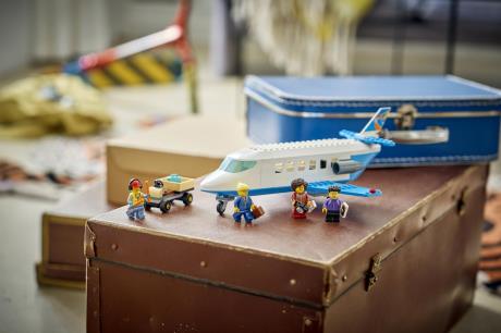 Конструктор LEGO® City Пасажирський літак - Конструктор іграшкового літака, 118 деталей (60492) - фото 8