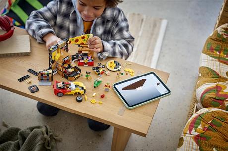 Конструктор LEGO® City Доставка пиццы с различными транспортными средствами, 494 детали (60496) - фото 6