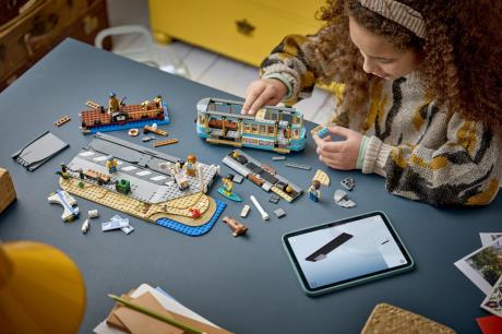 Конструктор LEGO® City Классический трамвай до пляжа — игрушечные поезда, 693 детали (60506) - фото 2
