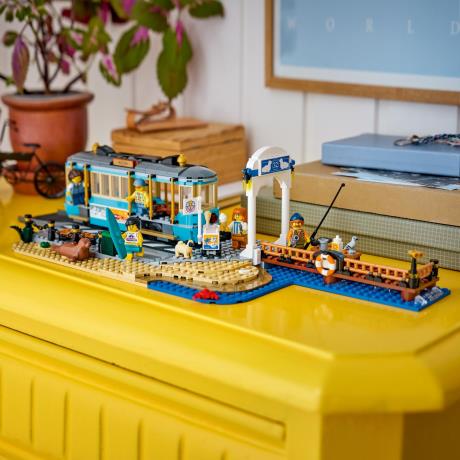 Конструктор LEGO® City Классический трамвай до пляжа — игрушечные поезда, 693 детали (60506) - фото 8