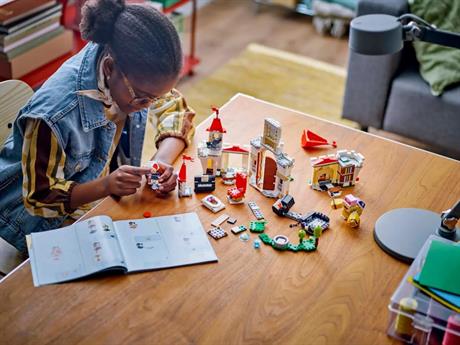 Конструктор LEGO Super Mario Битва з Роєм біля замку Піч 738 деталей (71435) - фото 0