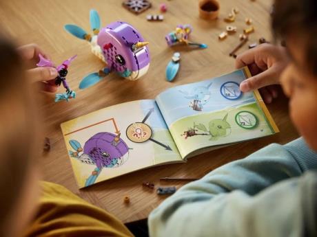 Конструктор LEGO DREAMZzz Повітряна куля Іззі Нарвал (71472) - фото 0