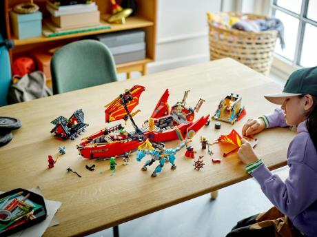 Конструктор LEGO NINJAGO Дарунок долі Перегони з часом 1739 деталей (71797) - фото 0