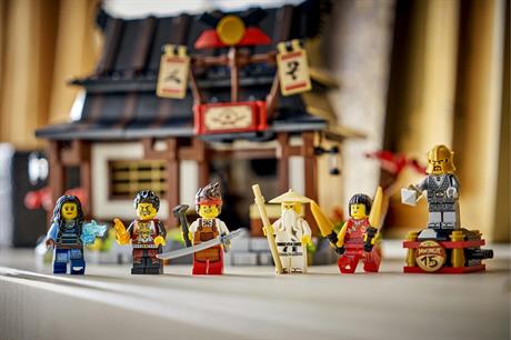 Конструктор LEGO Ninjago Кузнец «Четыре оружия». 15-я годовщина 1259 Деталей  ( 71858 ) - фото 5