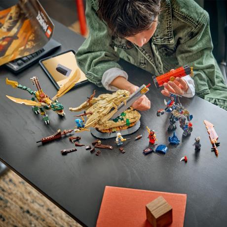 Конструктор LEGO® NINJAGO® Битва біля черепа Дракона з мечем, 1016 детлей (71871) - фото 7