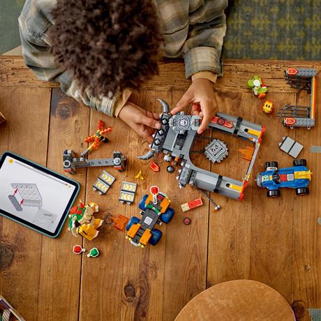 Конструктор LEGO Super Mario Mario Kart Bowser та його замок 1068 деталей (72039) - фото 2