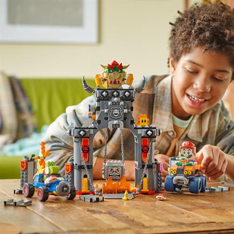 Конструктор LEGO Super Mario Mario Kart Bowser та його замок 1068 деталей (72039) - фото 4