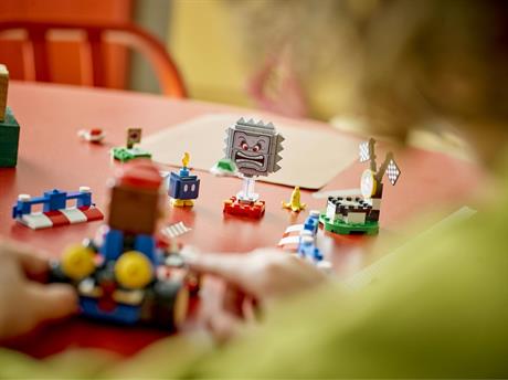 Конструктор LEGO Super Mario Mario Kart Interactive LEGO Mario та Standard Kart 278 деталей (72043) - фото 7