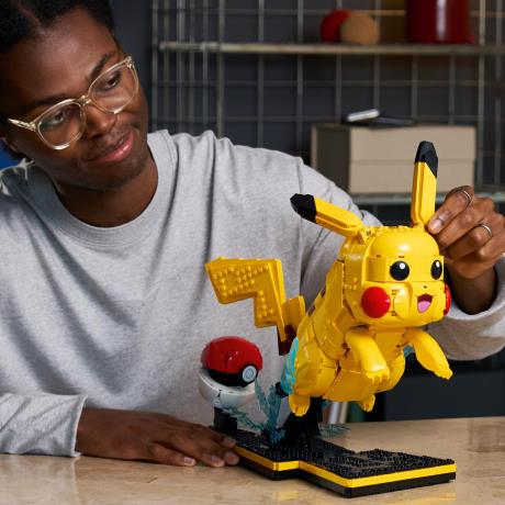 Конструктор LEGO® Pokemon™ Пікачу й покебол, 2050 деталей (72152) - фото 9