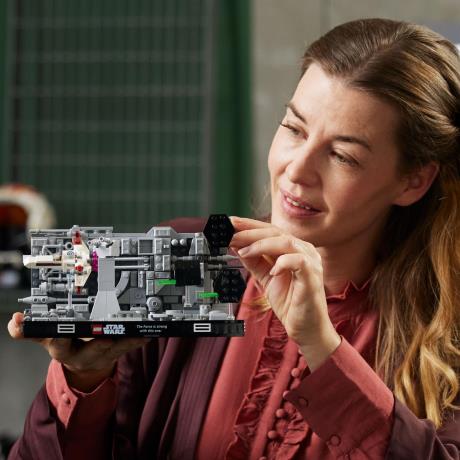 Конструктор LEGO Star Wars Діорама Політ над Зіркою Смерті 665 деталей (75329) - фото 0