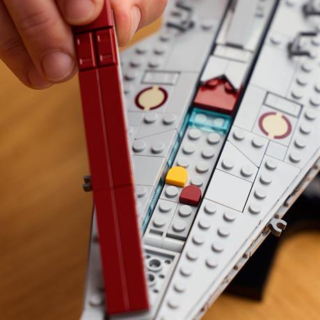 Конструктор LEGO Star Wars TM Зоряний крейсер класу «Венатор» 643 Деталі (75441) - фото 1