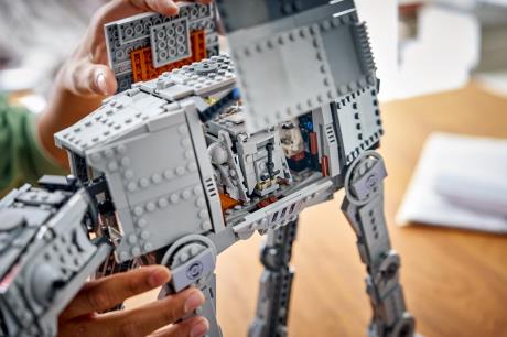 Конструктор LEGO® Star Wars™ Осколок Імперії AT-AT™ з INT-4 (75454) - фото 12