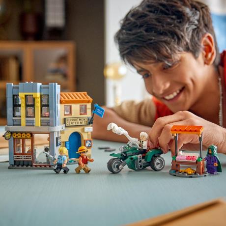 Конструктор LEGO® ONE PIECE Сутичка з капітаном Смокером Іграшка (75642) - фото 4
