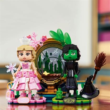 Конструктор LEGO Wicked Фігурки Ельфаби й Ґлінди 558 деталей (75682) - фото 2