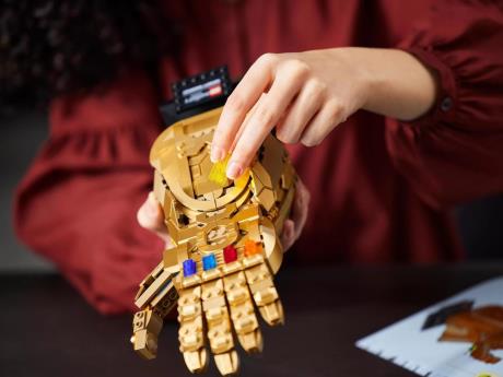 Конструктор LEGO Super Heroes Рукавичка нескінченності 590 деталей (76191) - фото 0