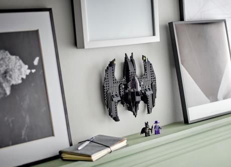 Конструктор LEGO DC Batman Бетмоліт Бетмен проти Джокера 357 деталей (76265) - фото 0