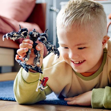 Конструктор LEGO Super Heroes Робот Венома vs. Майлз Моралез 134 деталі (76276) - фото 3