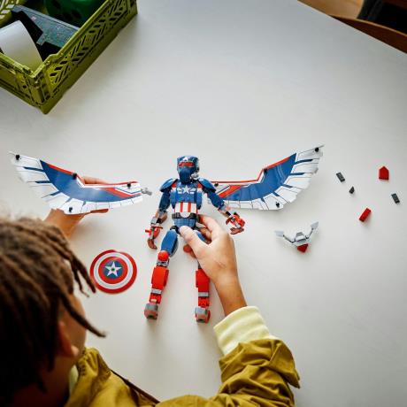 Конструктор LEGO Super Heroes Фігурка Нового Капітана Америка для складання 359 деталей (76296) - фото 9