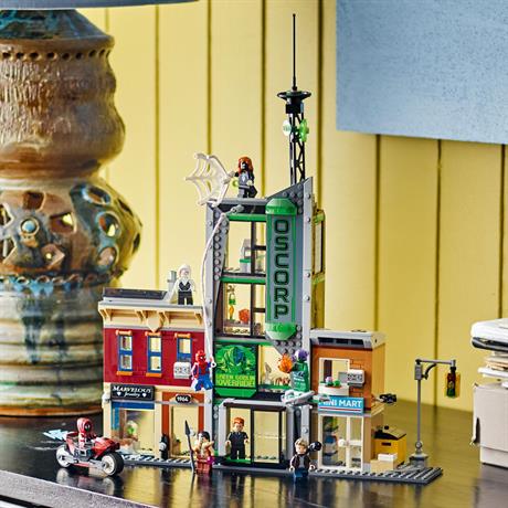 Конструктор LEGO Super Heroes Людина-павук проти Оскорпа 808 деталей (76324) - фото 4