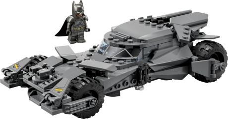 Конструктор LEGO® DC Batman™: Бетмобіль із фільму «Бетмен проти Супермена» 220деталей (76331) - фото 13