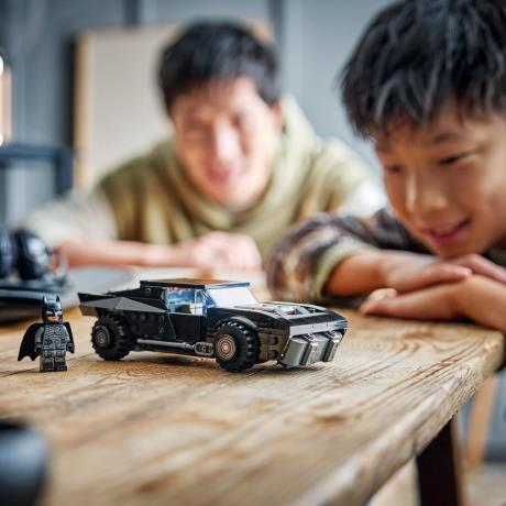 Конструктор LEGO® DC Batman™: Бетмен: Бетмобіль 330деталей (76332) - фото 12
