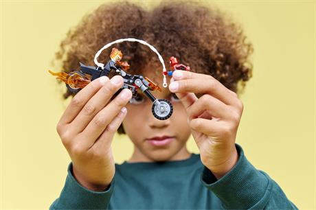 Конструктор LEGO Super Heroes Marvel Человек-паук vs. Призрачный всадник на мотоцикле 72 Детали (76335) - фото 6