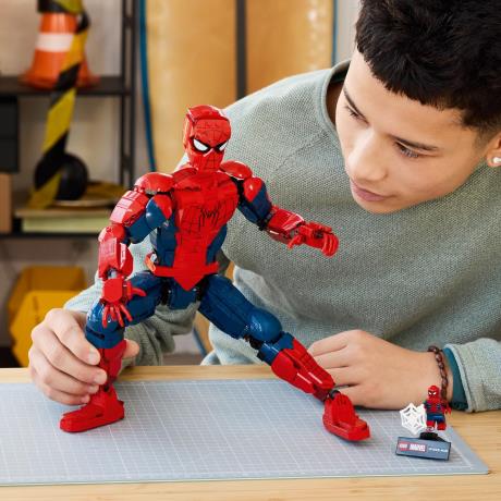 Конструктор LEGO® Marvel Фігурка супергероя Людини-Павука, колекційний елемент, 813 деталей (76346) - фото 0