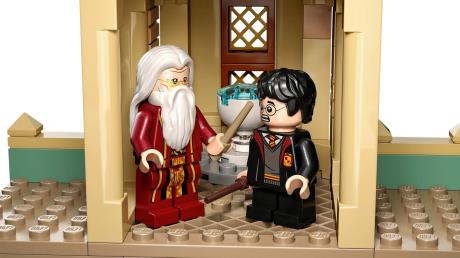 Конструктор LEGO Harry Potter Гоґвортс: Кабінет Дамблдора 654 деталей (76402) - фото 0