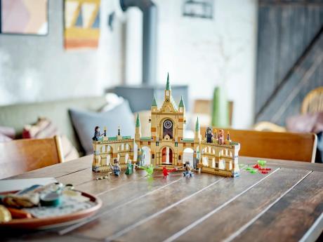 Конструктор LEGO Harry Potter Битва за Гоґвортс 730 деталей (76415) - фото 0