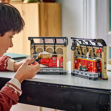 Конструктор LEGO Harry Potter Бук нук Гоґвортський експрес 832 деталі (76450) - фото 6