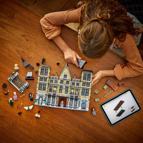 Конструктор LEGO Harry Potter Маєток родини Мелфой 1601 деталь (76453) - фото 9