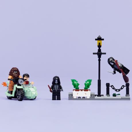 Конструктор LEGO Harry Potter TM Хагрид и Гарри: Побег с Тисовой улицы 124 Детали (76459) - фото 4