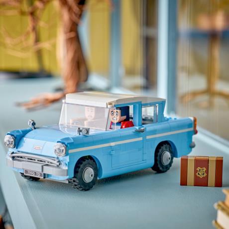 Конструктор LEGO Harry Potter TM Зачарований летючий Форд «Англія» 868 Деталей (76470) - фото 6