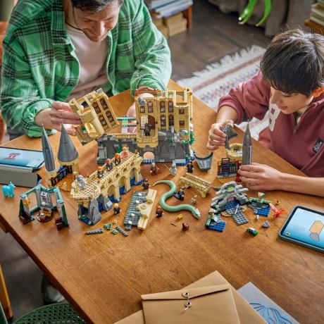 Конструктор LEGO® Harry Potter™ Замок Хогвартс: Восточное крыло, набор, 2164 детали (76473) - фото 0