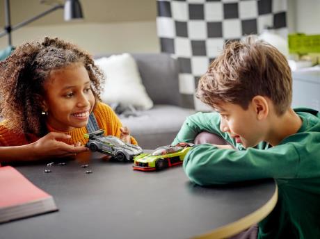 Конструктор LEGO Speed Champions Aston Martin Valkyrie AMR Pro та Aston Martin Vantage GT3 592 деталей (76910) - фото 0