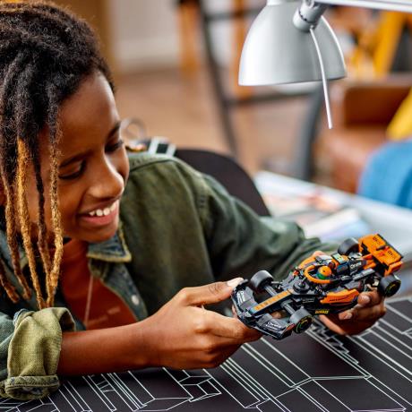 Конструктор LEGO Speed Champions Автомобіль для перегонів 2023 McLaren Formula 1, 245 деталей (76919) - фото 9