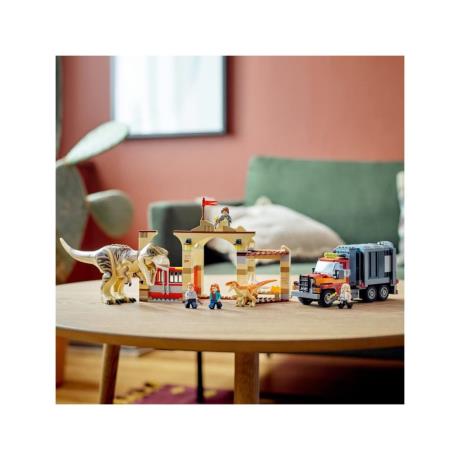 Конструктор LEGO Jurassic World Втеча атроцираптора та тиранозавра 466 деталей (76948) - фото 0