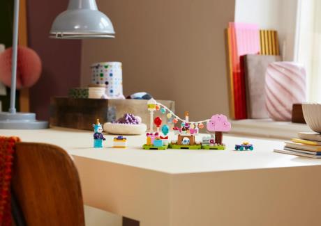Конструктор LEGO Animal Crossing Вечірка з нагоди дня народження Julian 170 деталей (77046) - фото 0