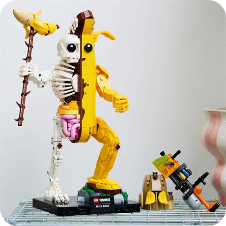 Конструктор LEGO Fortnite Peely Bone Фігурка з відеогри 1414 деталей (77072) - фото 5